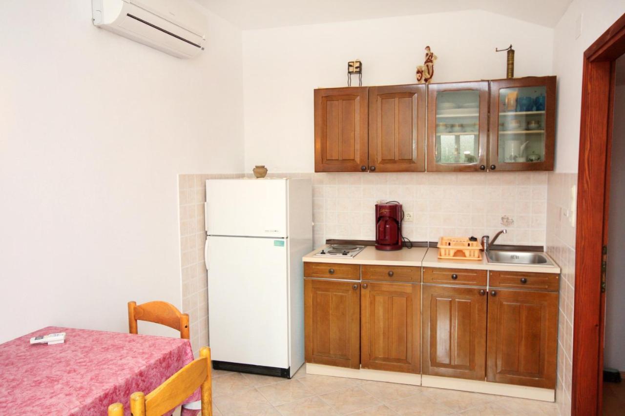 Apartments With A Parking Space Kampor, Rab - 5032 Esterno foto