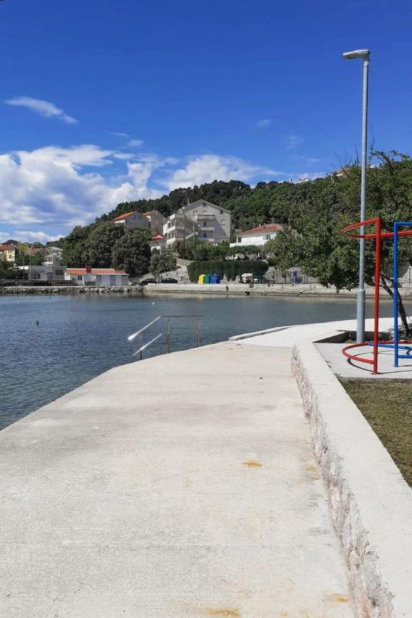 Apartments With A Parking Space Kampor, Rab - 5032 Esterno foto